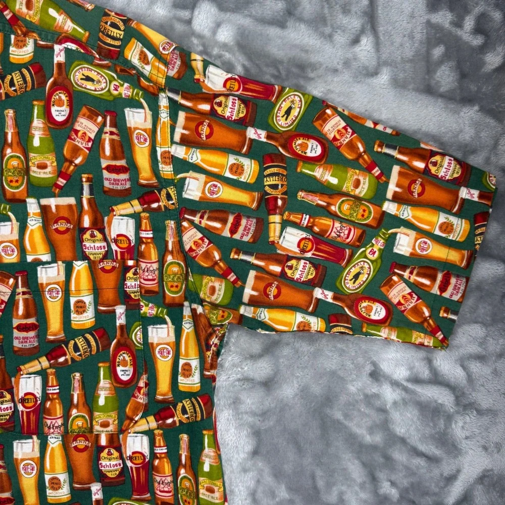 Shelter Island Outfitters Beer Bottle Print Shirt Mens Medium Green Festival M